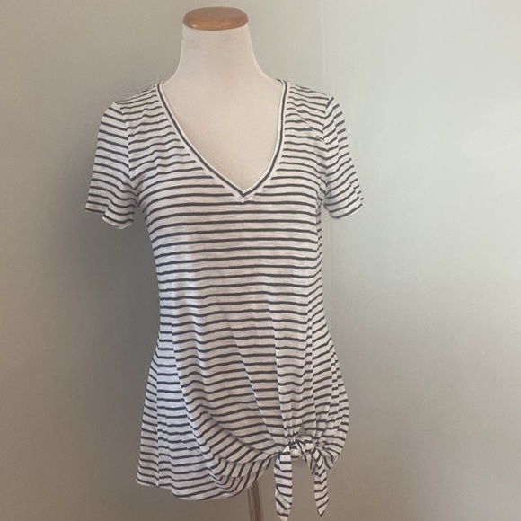 Express Striped Front Tie T-shirt - Picture 1 of 3